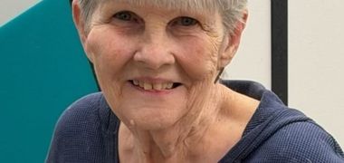 Linda J Oxford