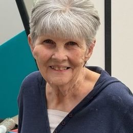 Photo of Linda J Oxford, obituary