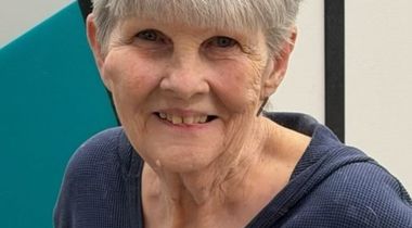 Linda J Oxford