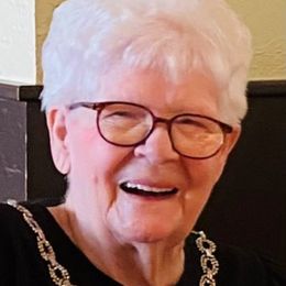 Photo of Delores Lewis, obituary in Picard