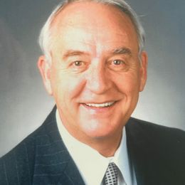 Photo of Roger L. Earnhardt, obituary