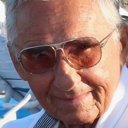 Photo of Cass Saros, obituary in Montréal