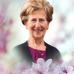 Photo of Lorraine Ritchie, obituary in Newport