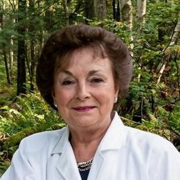 Photo of Helen Cousineau (née Raymond), obituary in Kipawa