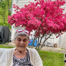 Photo of Minnie Schiller, obituary in Bury