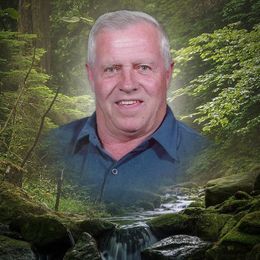 Photo of Bernard Paquet, obituary in Maria