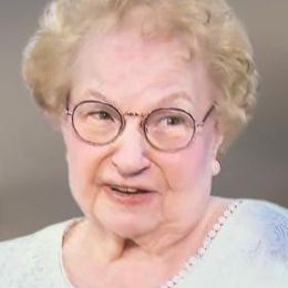 Photo of Paulyne Gilbert, obituary