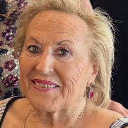 Photo de Denise Azoulay (née Scebat), avis de décès à Côte-Saint-Luc
