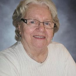 Photo of Carmelle Roy Côté, obituary