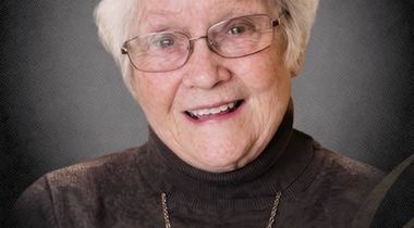Mme Andrée Roux