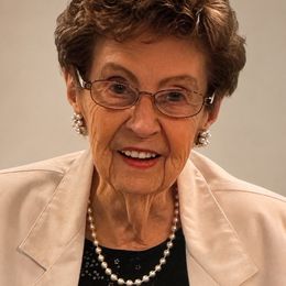 Photo of Béatrice LAMONT (née BATES), obituary in Saint-Eustache