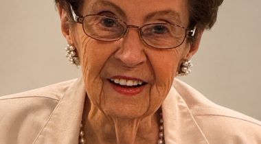 Béatrice LAMONT (née BATES)