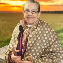 Photo de Velia D Leal, avis de décès à Marston