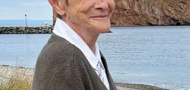 Mme Madeleine Lévesque