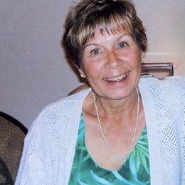 Photo of Sandra Gail Holden Luck, obituary in Montréal