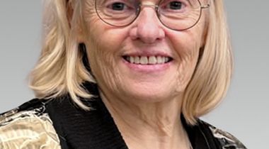 Mme Lucie Lacroix