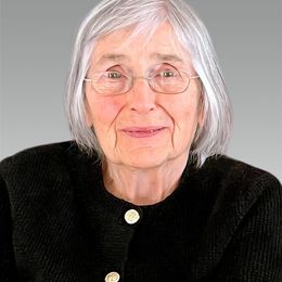 q7RiNHtyFVvRI8J92YXLownmQhQ3KeaPKPVtJjn4