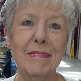 bkflq2KpKlaWXhU88zaEuujGxQvhrHoRCX1t0bSQ