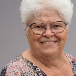 T3SB6rWw4fzQlYe2bMJBzXdqn3ivg4rDRqOmYg2M