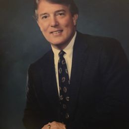 Photo of Dr. Ronald Lynn Molloy, obituary in Hudson