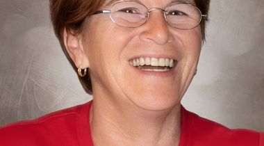 Mme Claire-Hélène Riverin