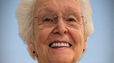 Mme Hélène Gravel