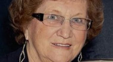 Mme Aline Legault