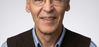 M. William PARADIS